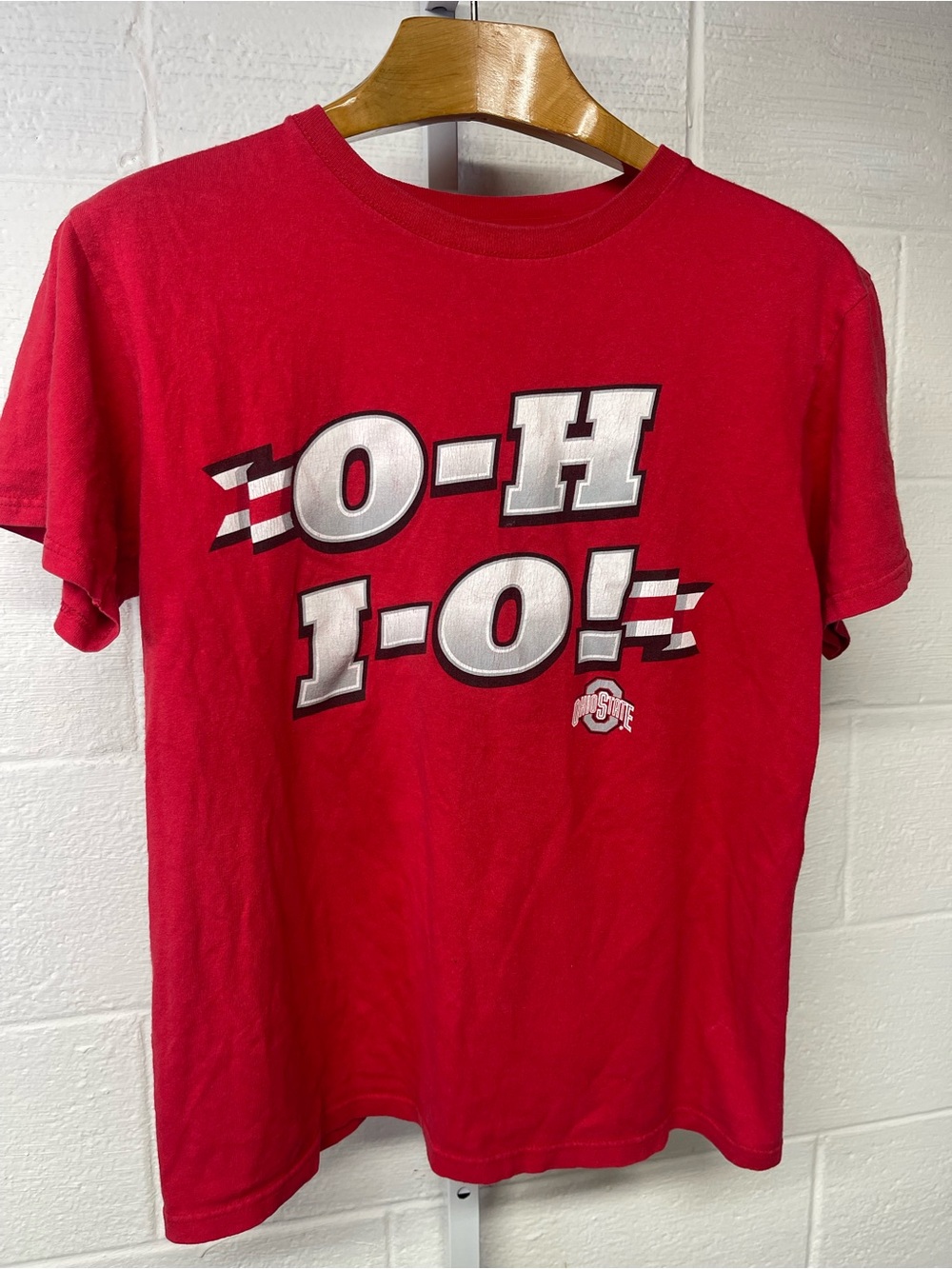 Ohio State Buckeyes O-H I-O Red Graphic T-Shirt Men’s Medium NCAA Football Fan